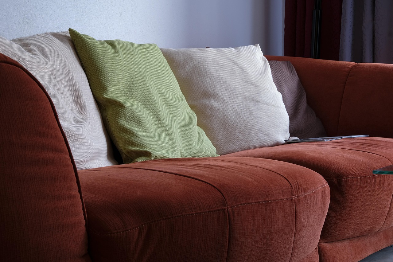 red bold sofa